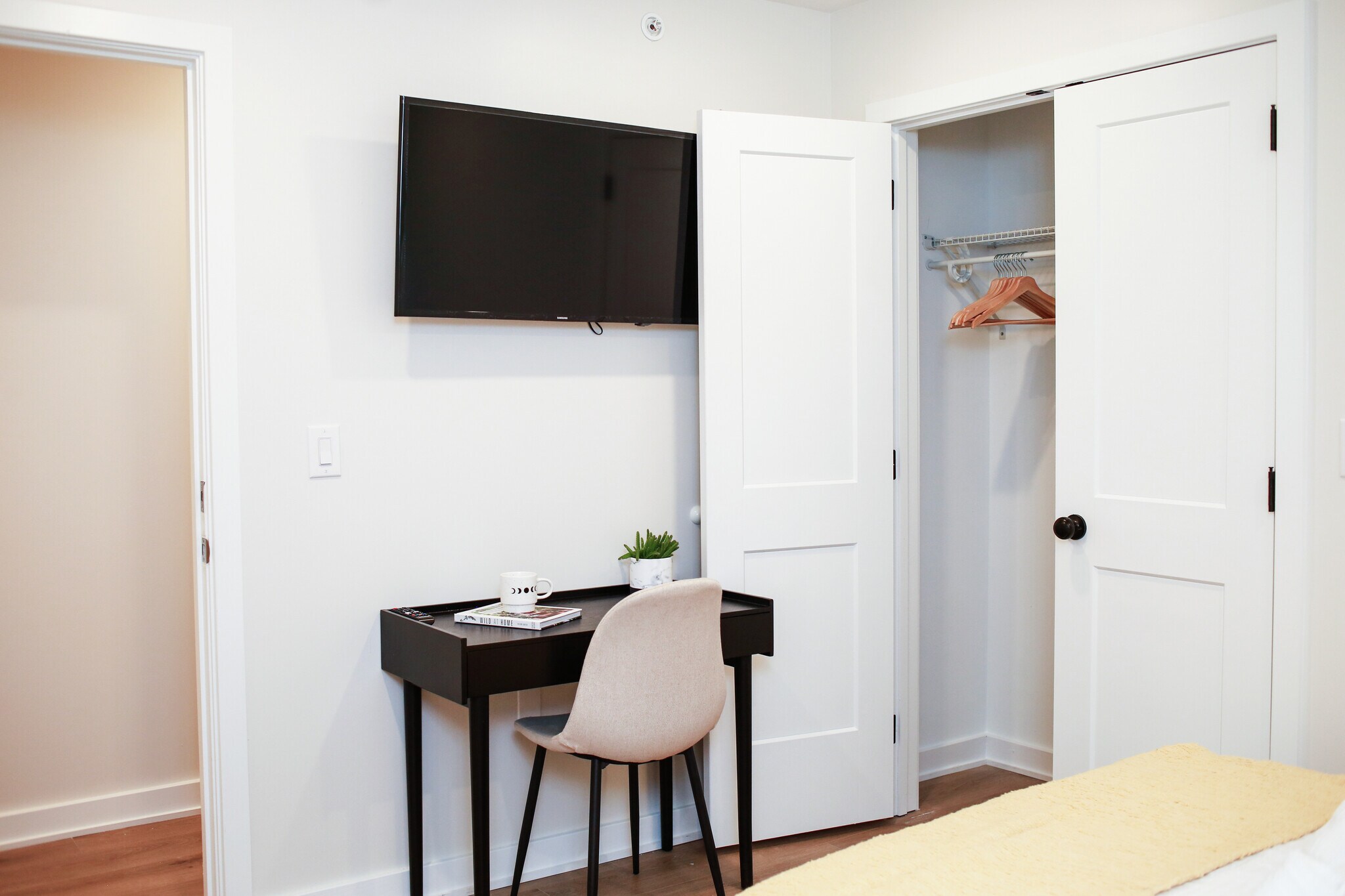 Bedroom 302 - 3814 Hamilton St