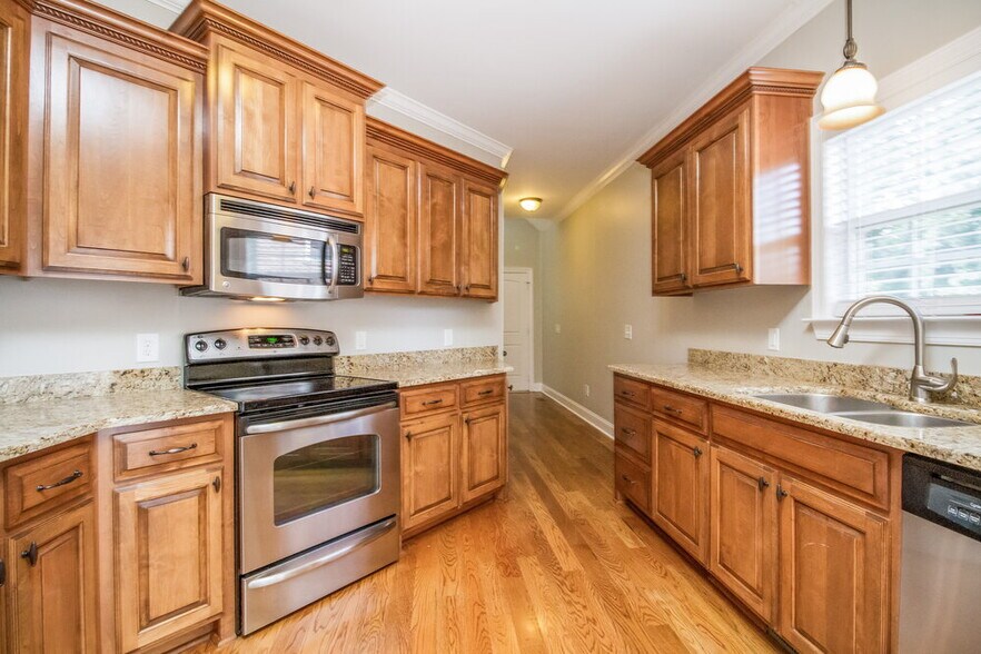 Building Photo - 1067 Windtree Trace