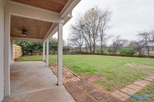 Building Photo - 2042 Rosebury Ln SW