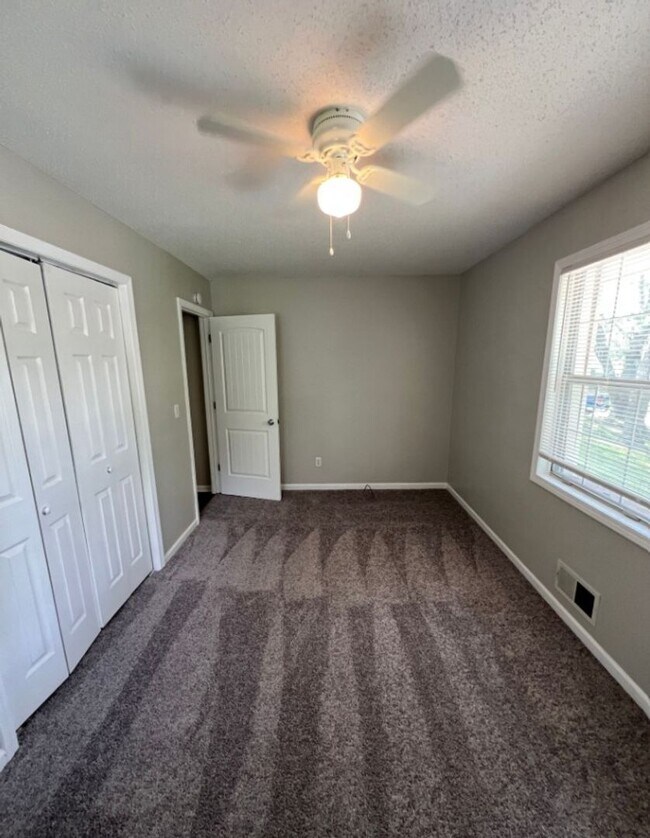 Building Photo - Spacious 3 Bedroom Home with Bonus Basement Space!