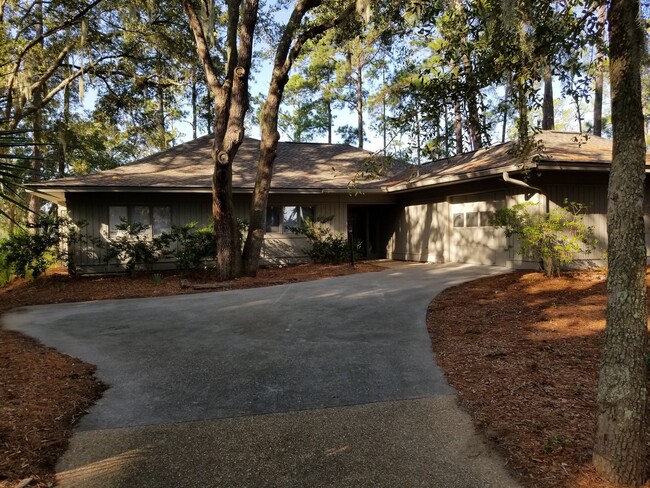 Building Photo - Hilton Head Plantation