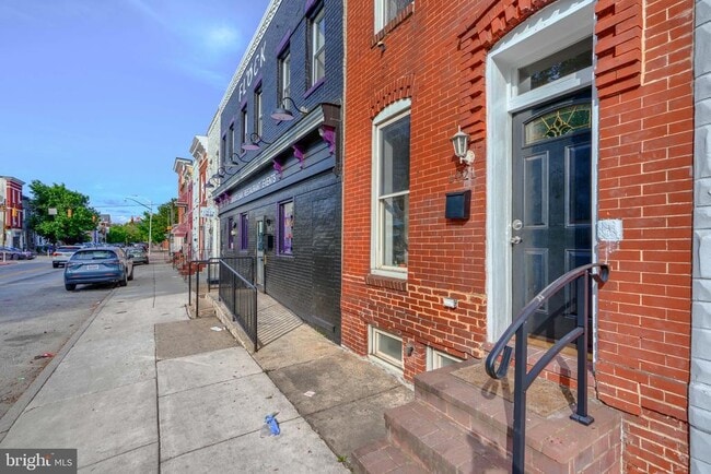 Primary Photo - 1421 Washington Blvd