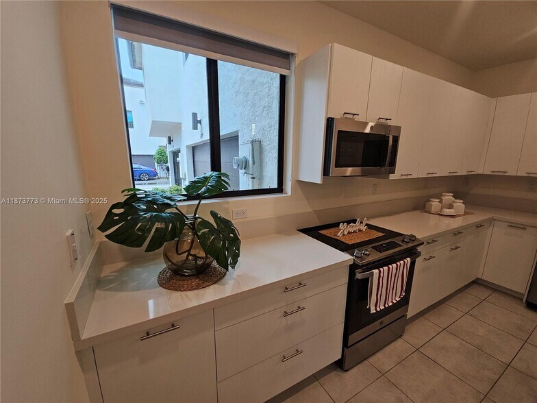 Building Photo - 4760 NW 83rd Pky