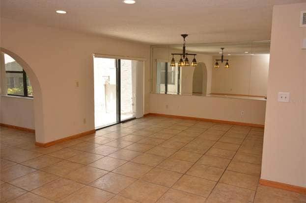 Building Photo - 493 Meadowood Blvd