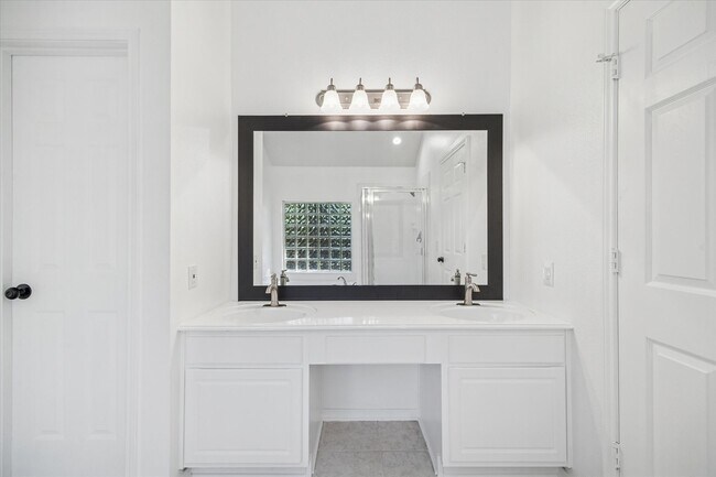 Building Photo - 1315 Terrace View Dr