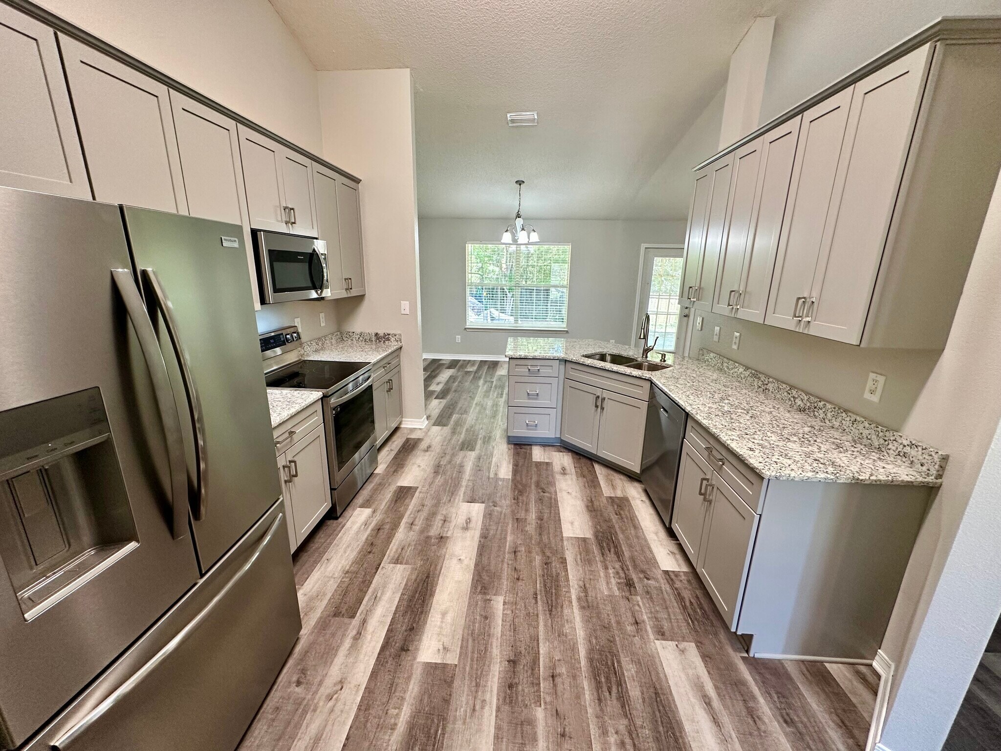 Building Photo - 11699 Madrone Ln