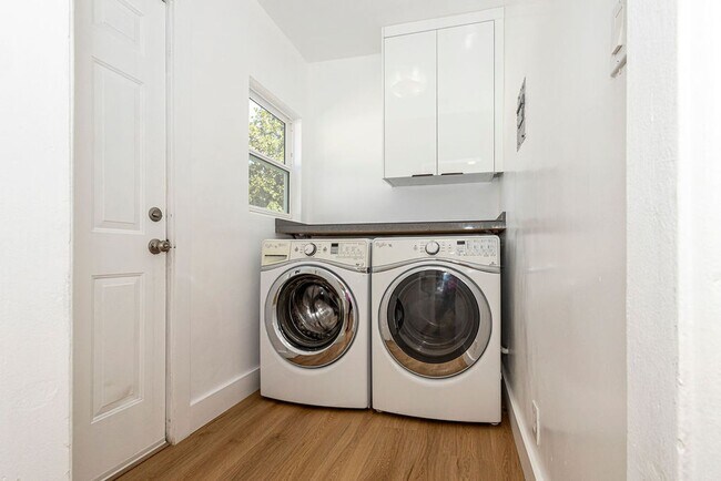 Building Photo - Keystone