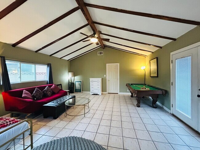 Building Photo - 8871 Belmont St