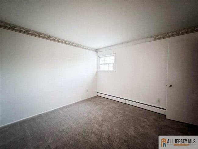 Building Photo - 742 Grove Ave