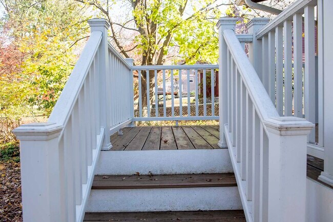 Building Photo - 39 MERRITT Ave