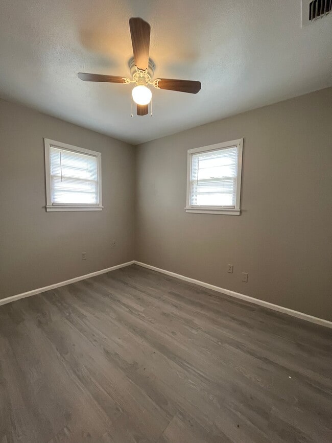 Building Photo - 2411 E 30th St