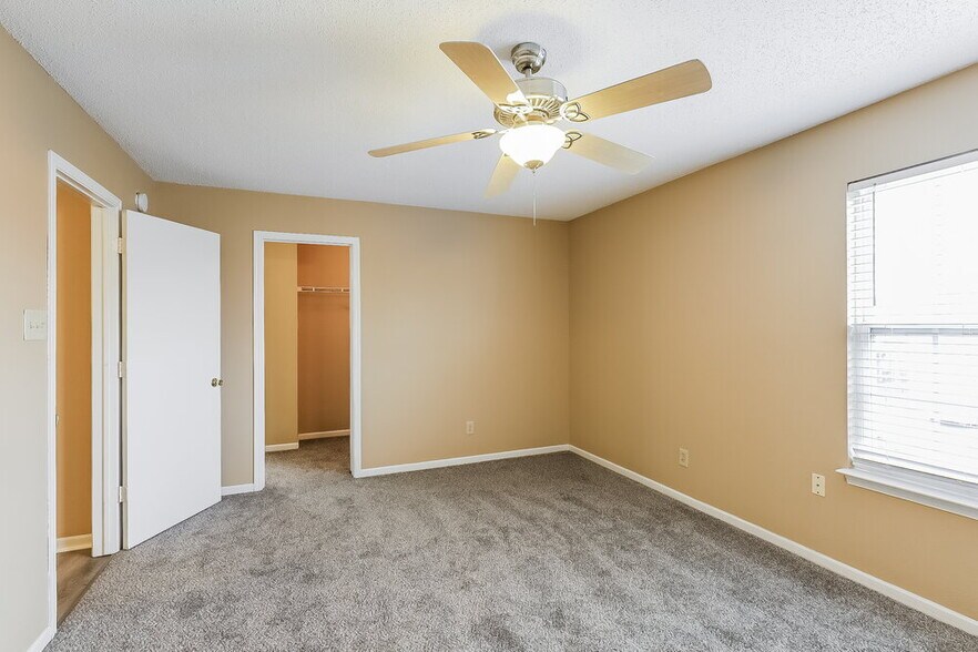 Building Photo - 2349 Providence Ct