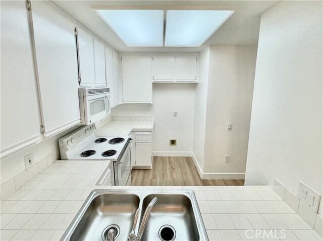 Building Photo - 2960 Champion Way