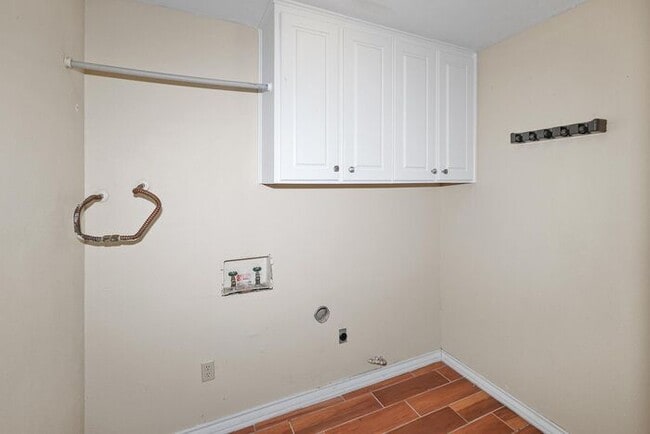 Building Photo - 5307 Winslow St