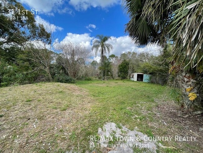 Building Photo - 31 E 1st St