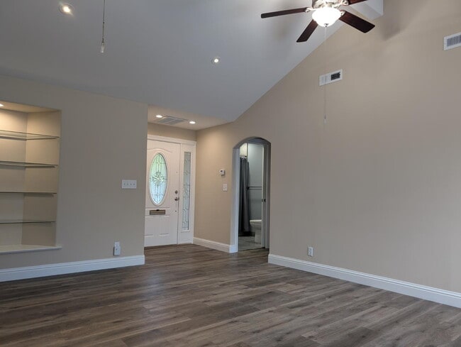 Building Photo - Lovely 2 bedroom and 2 bath remodeled home in South San Jose with a swimming Pool, 2 car garage, ...