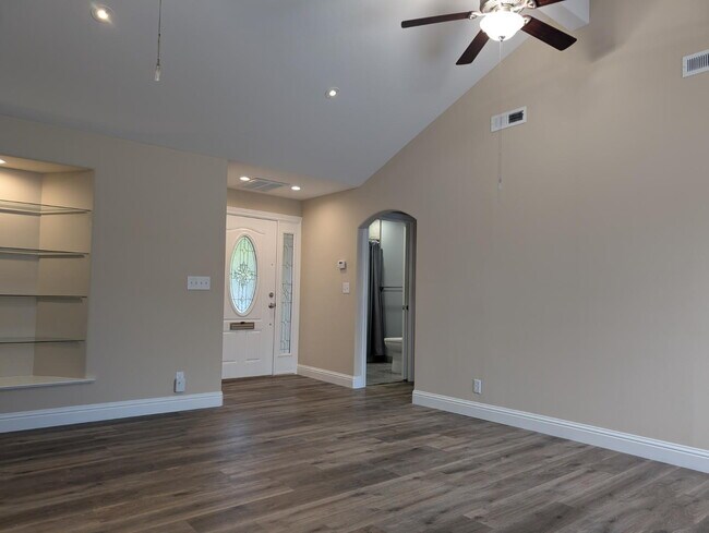 Building Photo - Lovely 2 bedroom and 2 bath remodeled home in South San Jose with a swimming Pool