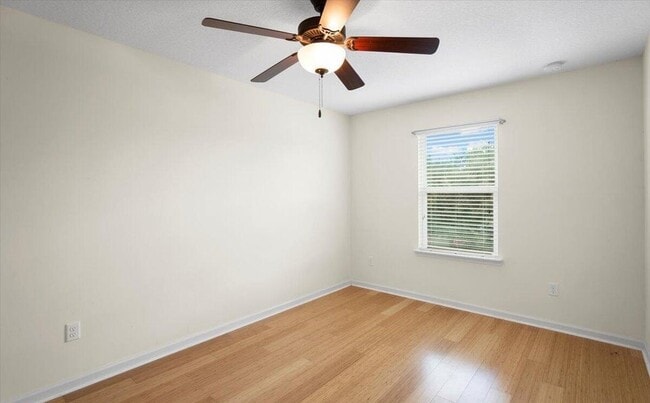 Building Photo - 612 Wishing Wy