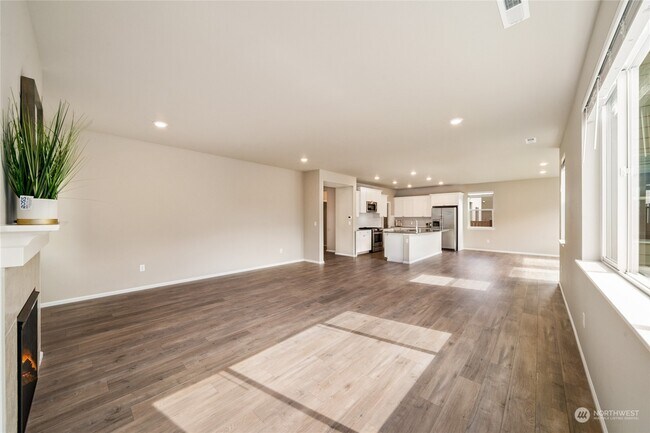 Building Photo - 2808 14th Ave NW