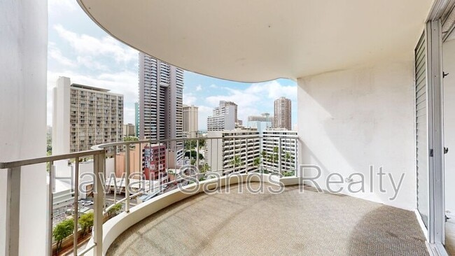 Building Photo - 469 Ena Rd