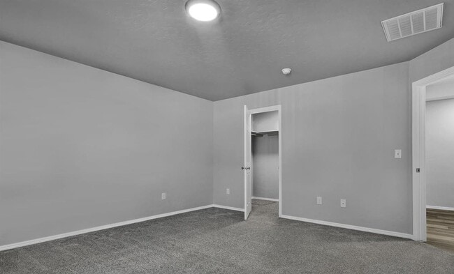 Building Photo - Welcome to this stunning 4-bedroom, 2-bathroom home located in the vibrant community of Caldwell,...