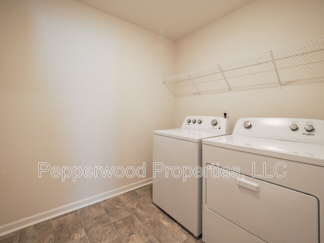 Building Photo - 1761 Rein Dr