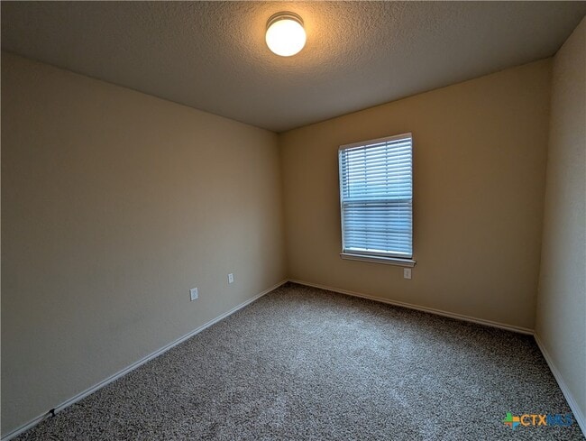 Building Photo - 669 Creekside Cir