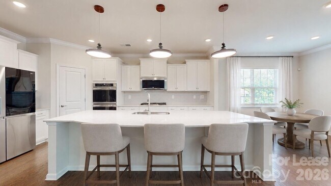Building Photo - 15718 Aviary Orch Wy