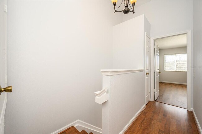 Building Photo - 1242 Vineland Pl