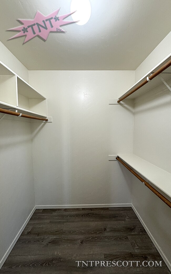 Building Photo - 0739