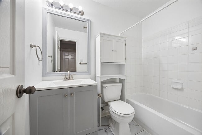 Building Photo - 1510 Robin St