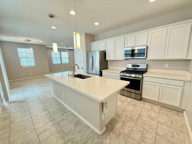 Building Photo - 14220 W Buckskin Trl