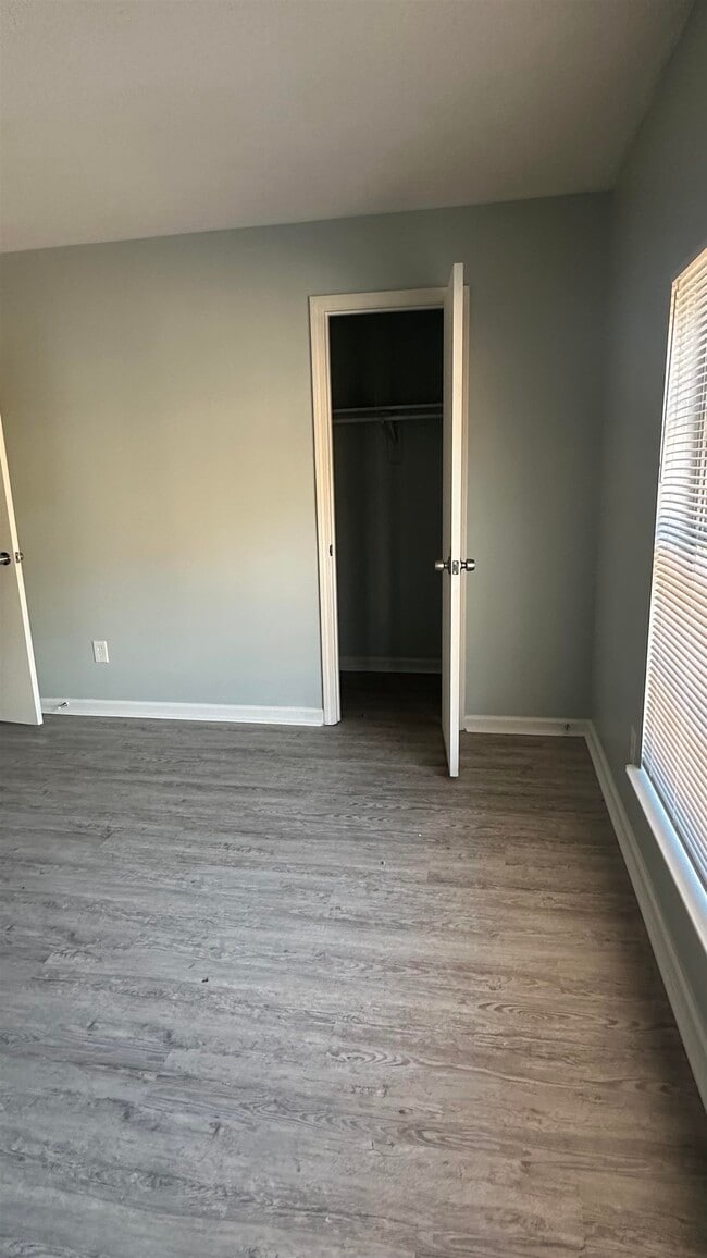 Building Photo - 5527 Apple Blossom Dr