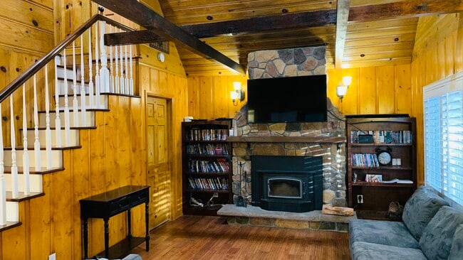 Building Photo - 24913 Matterhorn Ct