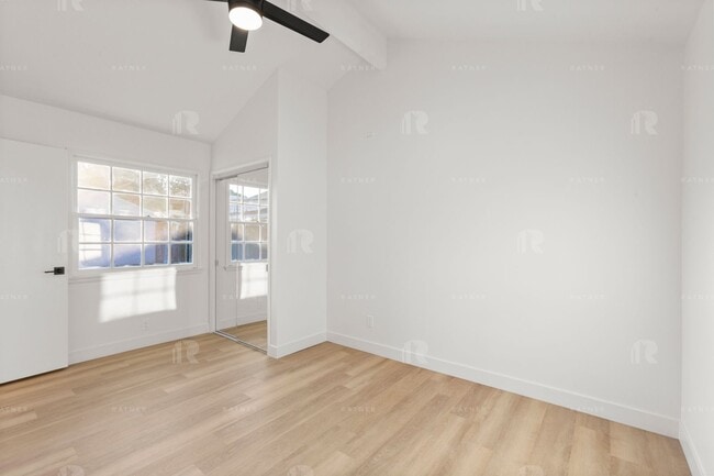 Building Photo - Newly REMODELED large 4 bed / 4 bath home w/ family room, private bonus room / home office, and "...