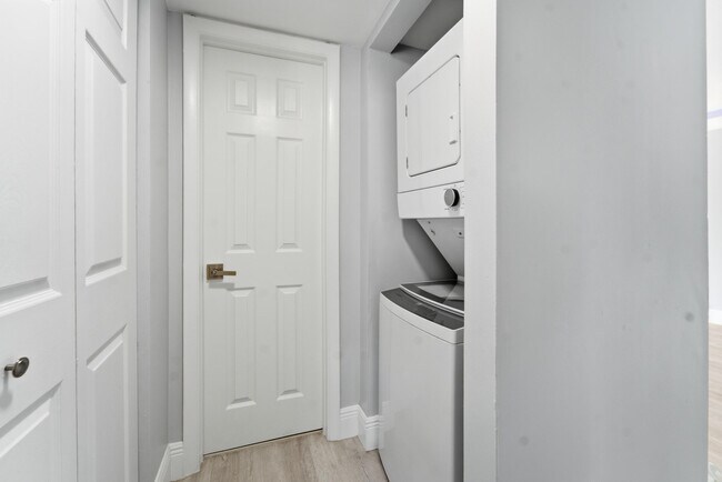 Building Photo - 11477 NW 39th Ct