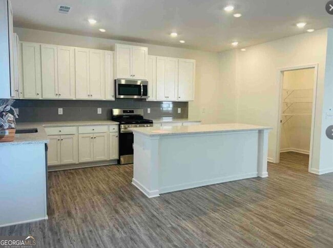 Building Photo - 119 Berry Dr