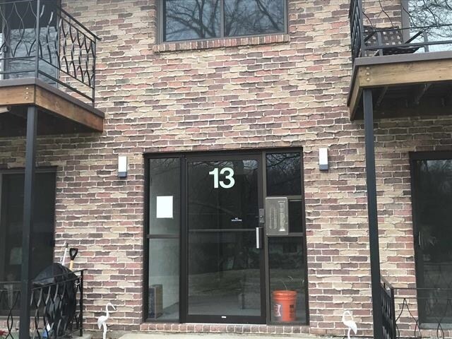 Building Photo - 13 Strawberry Bank Rd