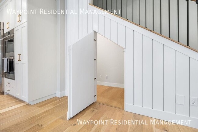 Building Photo - 3570 E Interstellar Ct