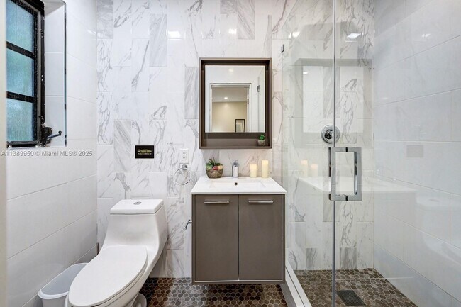 Building Photo - 801 Harrison St