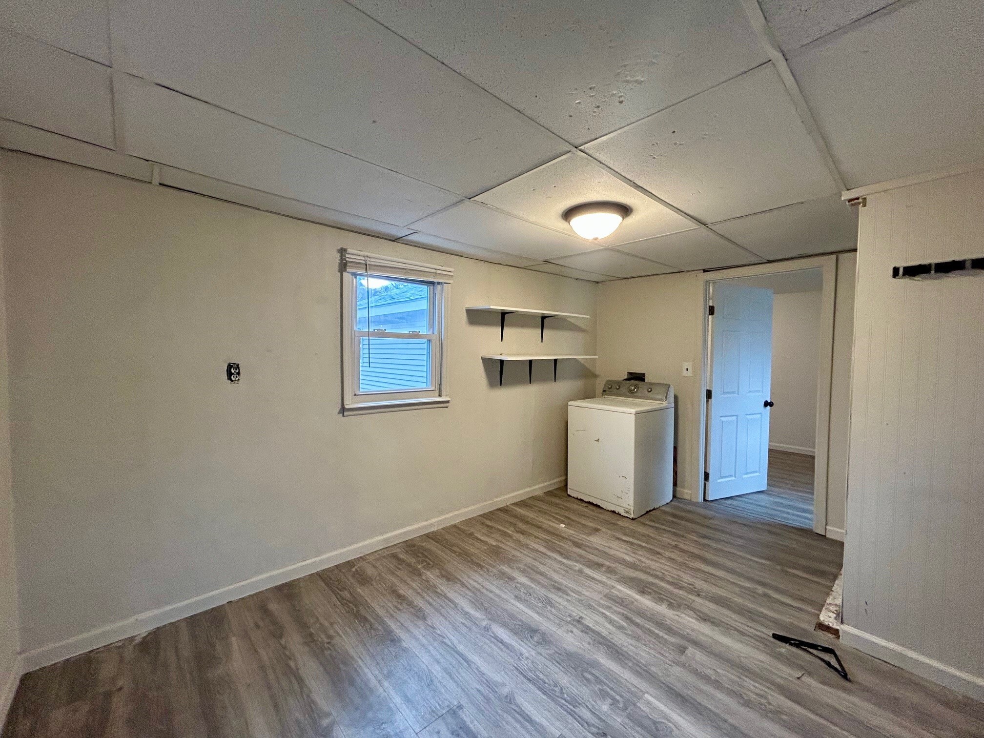 Laundry/office - 36 Candice St