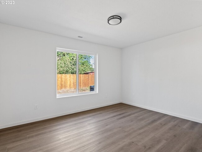 Building Photo - 600 N Earl Ct