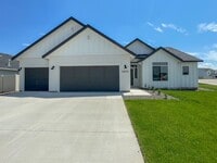 Building Photo - 12633 Dovekie St