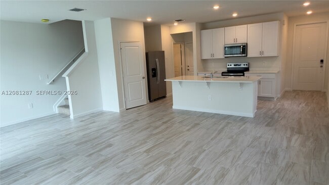 Building Photo - 568 Salisbury Cir