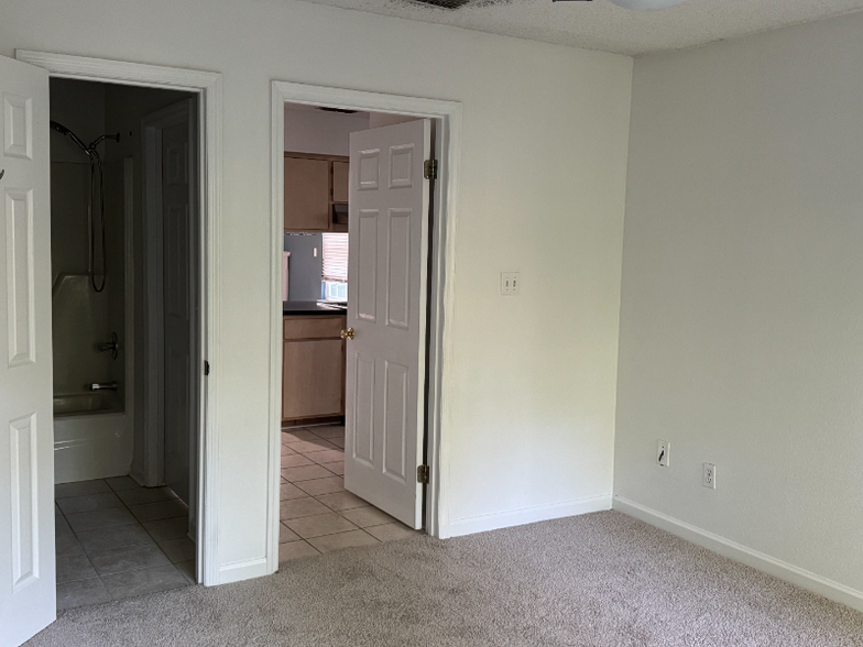 Building Photo - 2548 Golden Park Ln