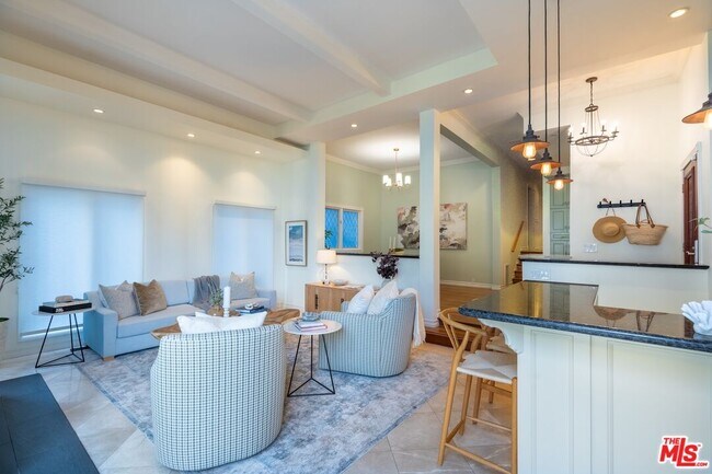 Building Photo - 20 Ketch St