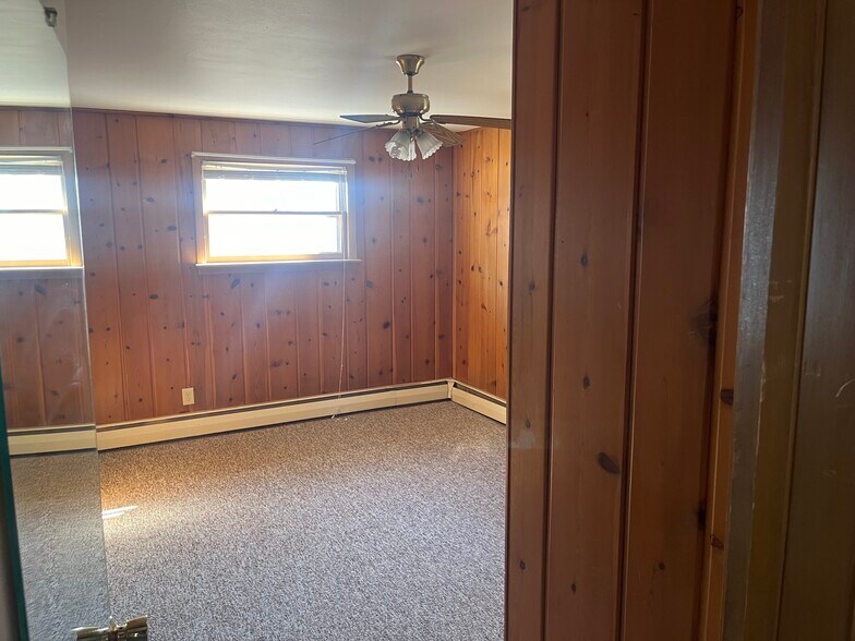 Building Photo - 1619 Nagle Ave