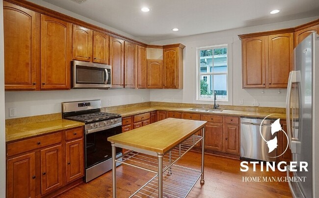 Building Photo - 43 Sommer Lake Dr