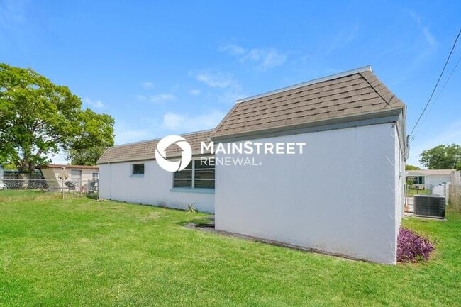 Building Photo - 3 Bedroom Pet-Friendly Home in New Port Ri...