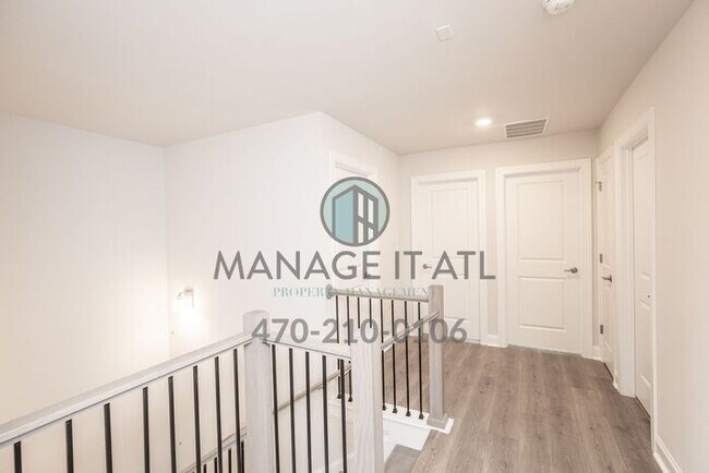Building Photo - Elegant 4 bedroom Townhome in Chamblee clo...